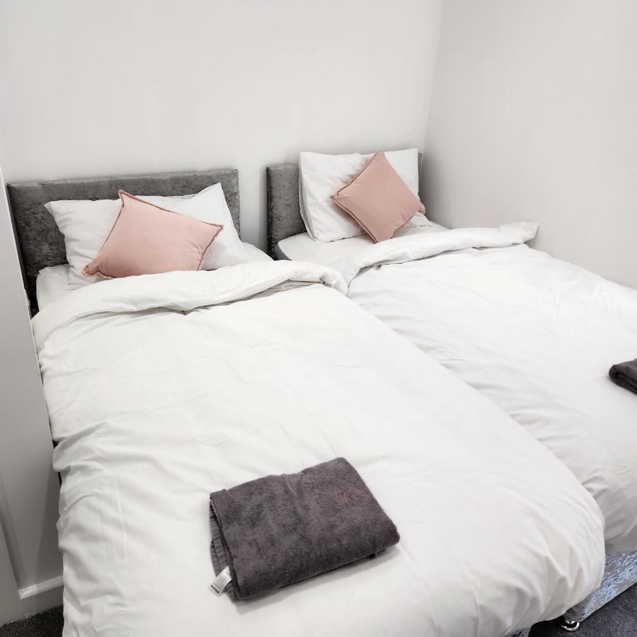 Comfy Diamond Ensuite Room Maidstone With Free Parking And Speedy Wifi Buitenkant foto